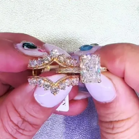 Radiant Cut Diamond White...