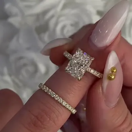 Radiant Cut Diamond White...