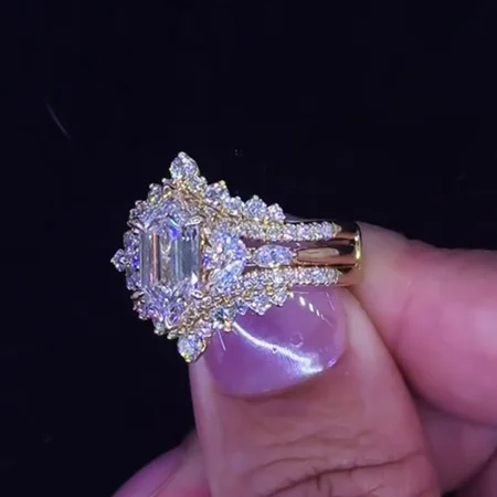 Hexagonal Cut Diamond White...