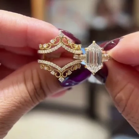 Hexagonal Cut Diamond White...