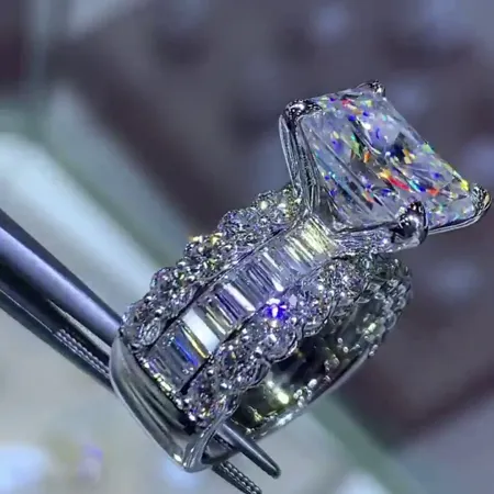 Radiant Cut Diamond White...