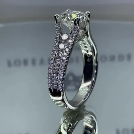 Diamond White Round Cut...