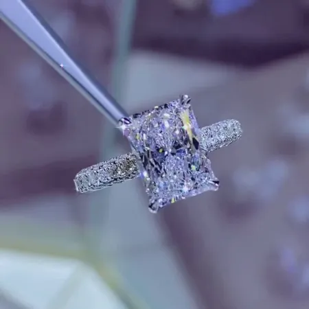 Radiant Cut Diamond White...