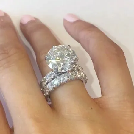 Diamond White Round Cut...