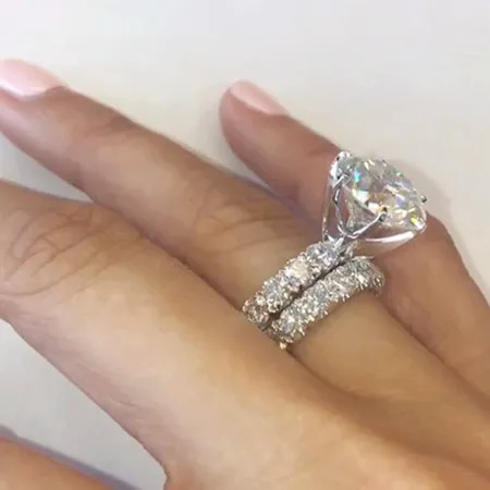 Diamond White Round Cut...