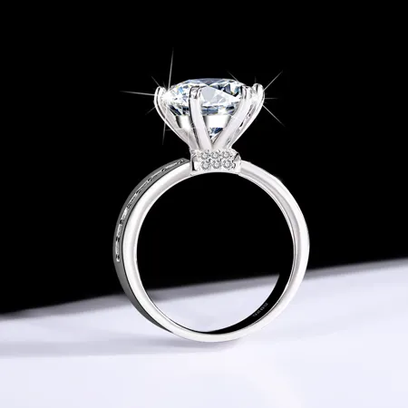 Round Cut Moissanite...