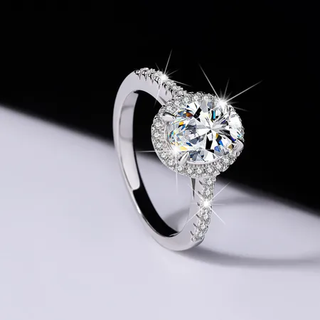 Oval Cut Moissanite Diamond...