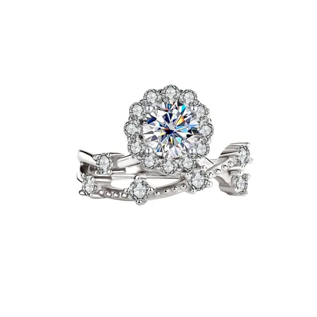 Round Cut Moissanite...
